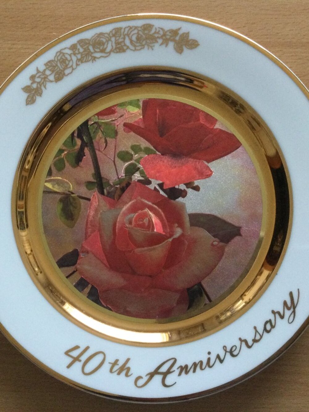 Cameron Japan 40th Anniversary display Plate large Red Roses heavy Gold Trim 9"